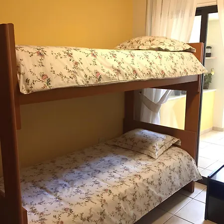 Kition Cozy Apartman *